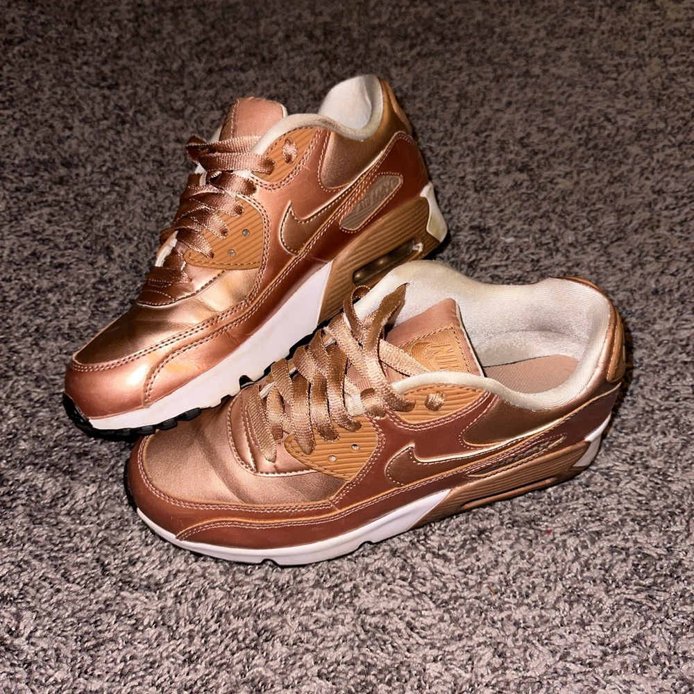 Rose gold Nike air max 90 (worn 2/3 times)